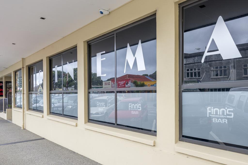 Finns Paekakariki Exterior photo